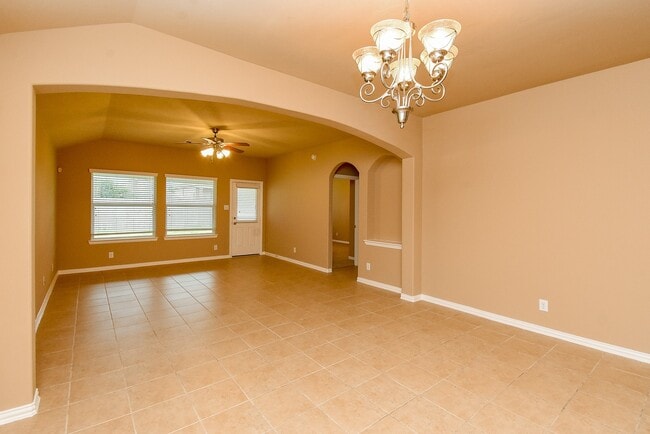 Building Photo - 26923 Glacier Creek Dr