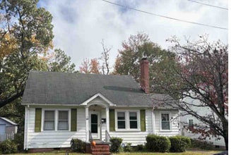 Building Photo - 38 Hill St