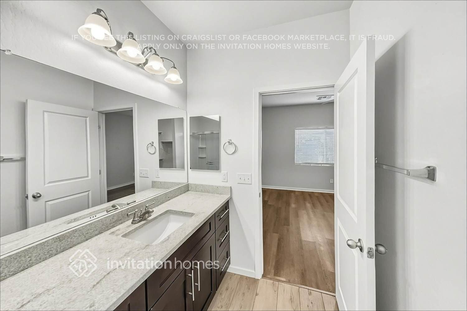 Building Photo - 5541 E Santa Clara Dr