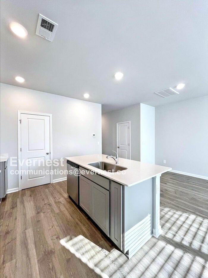 Building Photo - 4239 Feetham Dr