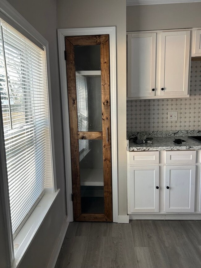 Building Photo - Ready to move in