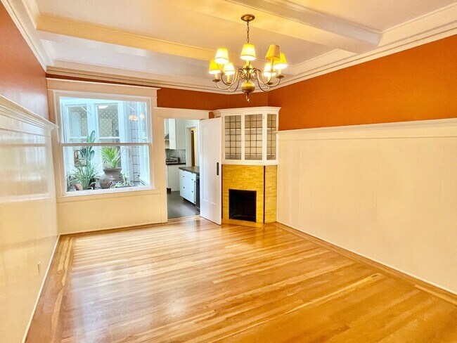 Building Photo - Lower Pacific Heights 2BR/2BA Condo With Bonus Room! Deck! Yard! Garage!  PROGRESSIVE