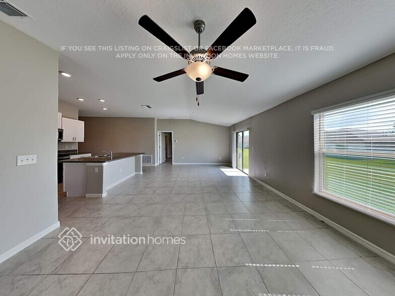 Building Photo - 1573 Blue Rose Dr