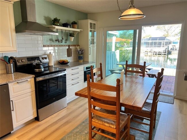 Building Photo - 6257 Cape Hatteras Way NE