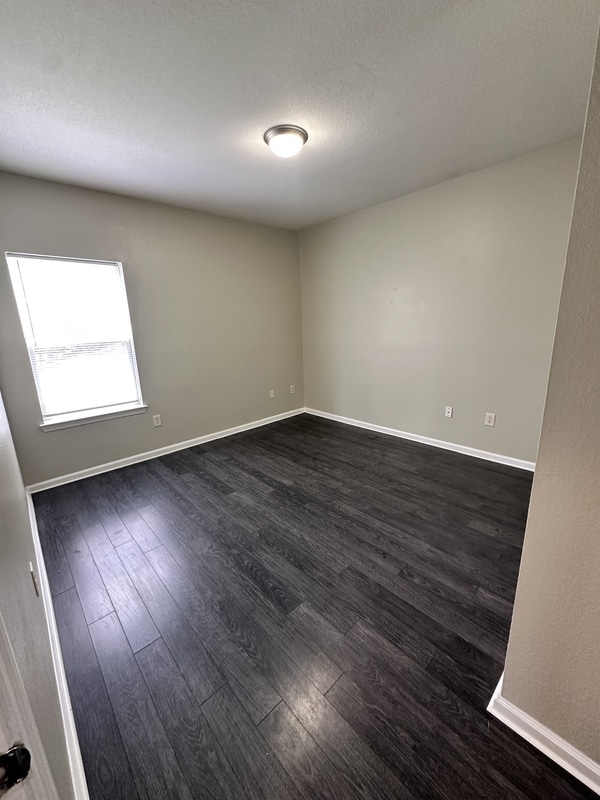 Building Photo - 800 Vista Lake Dr