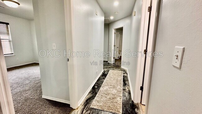 Building Photo - 1423 NW 98th St