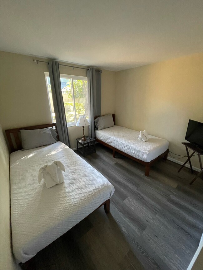 Bedroom Two - 6208 S Elberon St