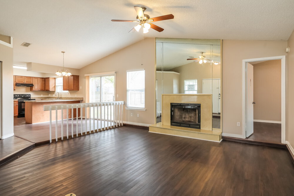 Building Photo - 1863 Sherwood Dr