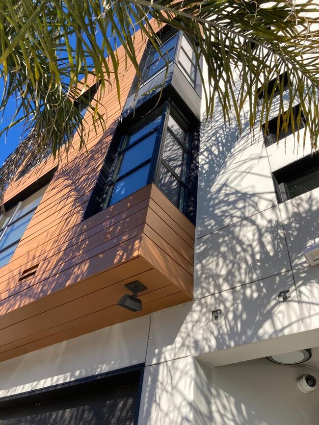 Building Photo - 270 Ocean Ave