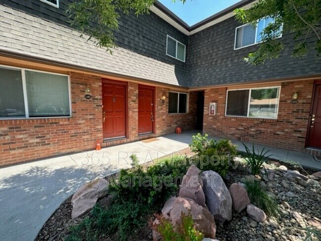 Primary Photo - 1476 E 16th St