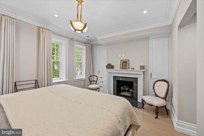 Building Photo - 1524 Swann St NW