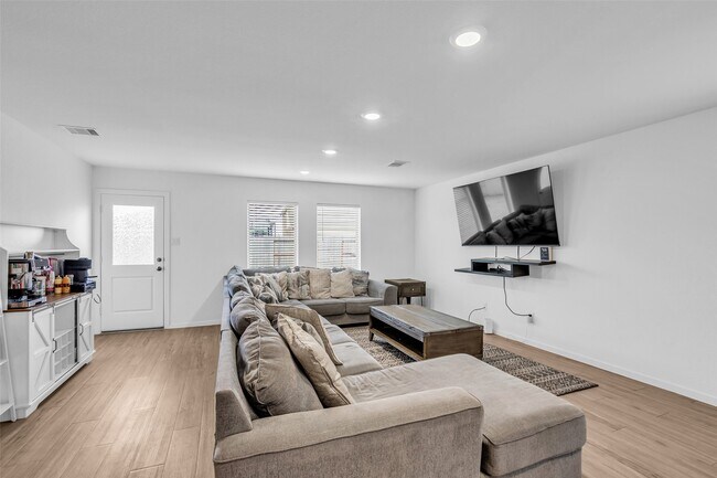 Building Photo - 9815 Bellwick Holw Ct