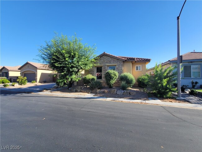 Building Photo - 9338 Wilderness Glen Ave