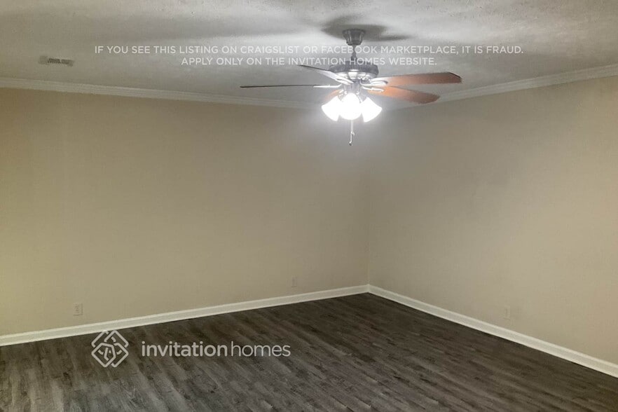 Building Photo - 2062 Red Rose Ln