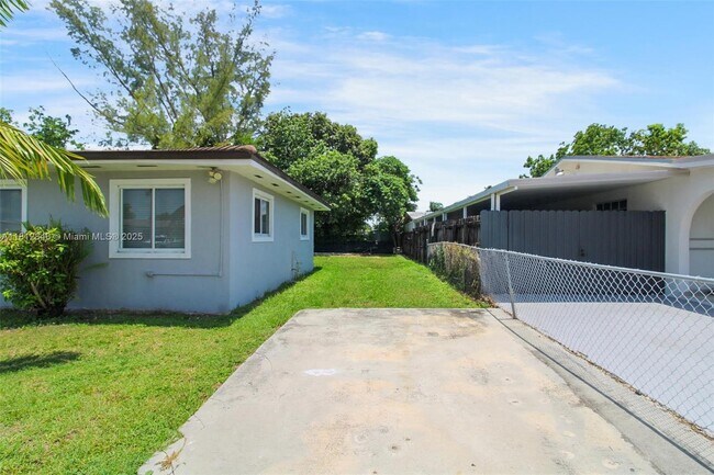 Building Photo - 12030 SW 181st St
