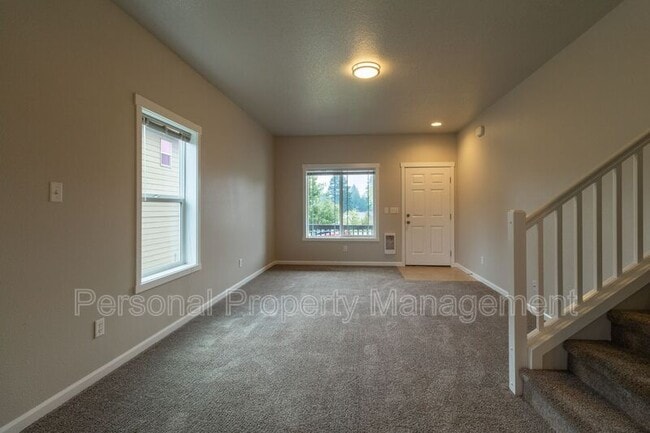 Building Photo - 5010 NE 29th Ave