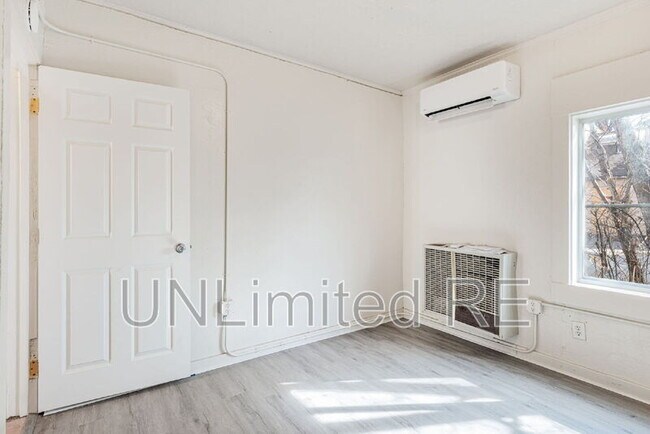 Building Photo - 306 S Humphreys St