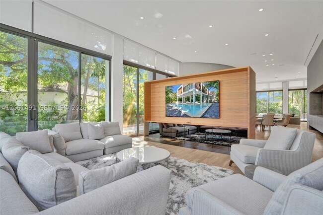 Building Photo - 240 Ocean