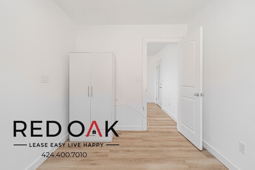 Building Photo - 228 Stepney St