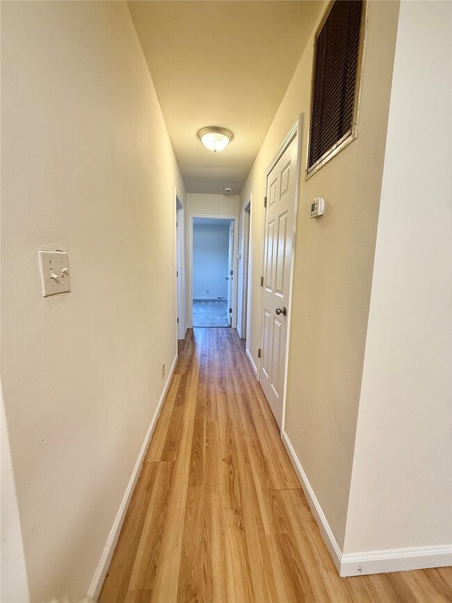 Building Photo - 206 Liberty Dr