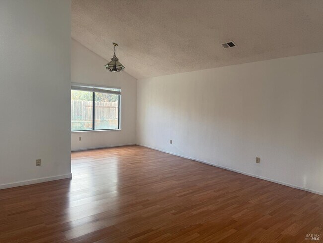 Building Photo - 290 Kent Pl