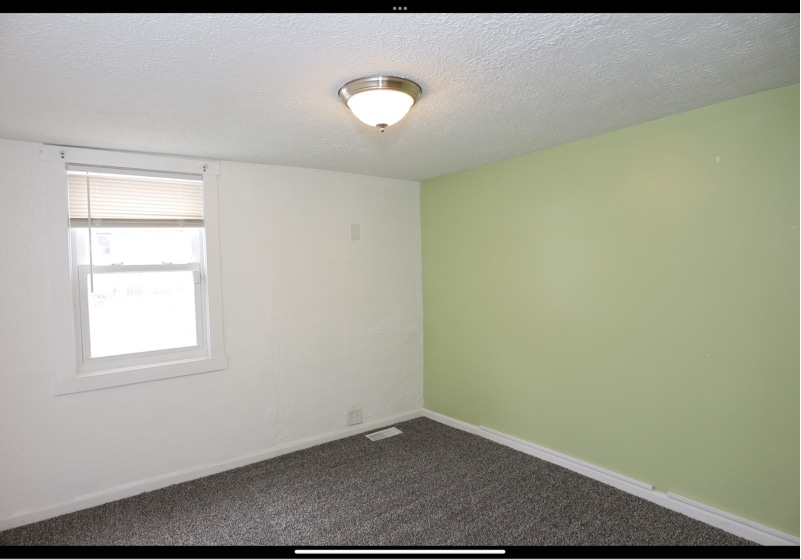 Building Photo - 2861 S Roena St