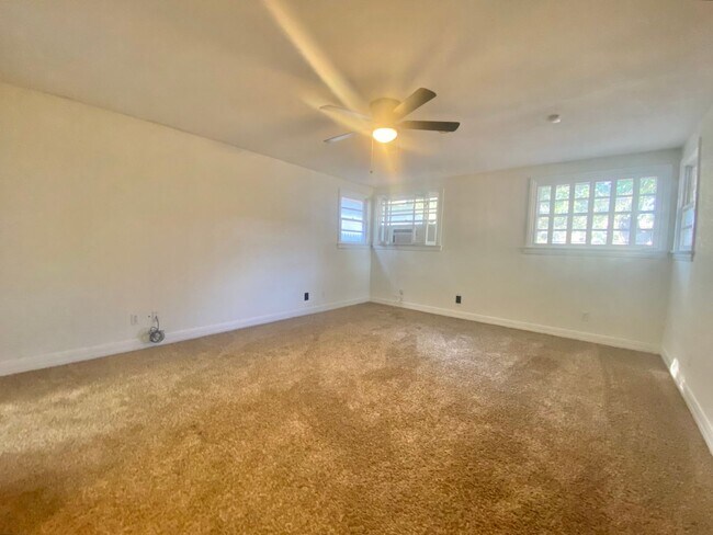 Building Photo - PRE- LEASING NOW for 7/09/2026