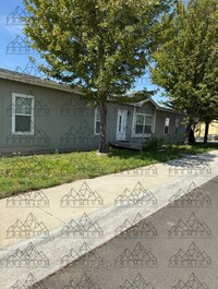 Building Photo - 4 Bed 2 Bath home in Dufur, Oregon!