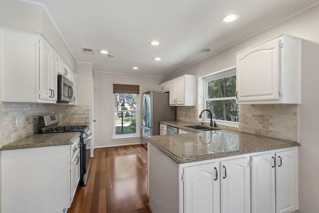 Building Photo - 58 Fire Flicker Pl