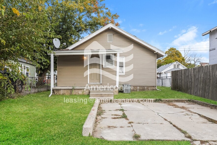 Building Photo - 2415 Central Ave