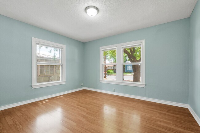 Building Photo - Cozy 2 Bedroom Home in Downtown San Antonio!