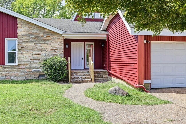 Building Photo - 300 Smoots Ln