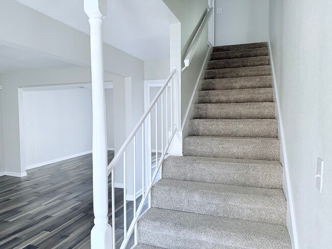 Building Photo - 6718 Cypress Lake Dr