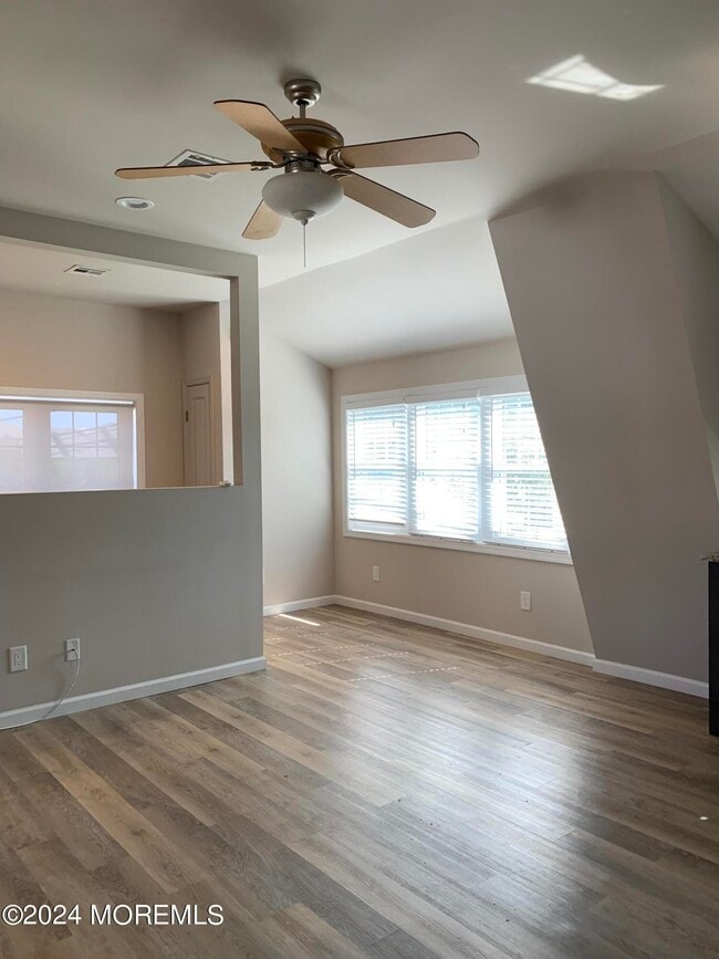 Building Photo - 207 Brinley Ave