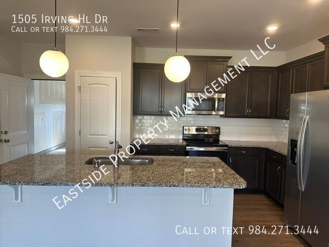 Building Photo - 1505 Irving Hl Dr