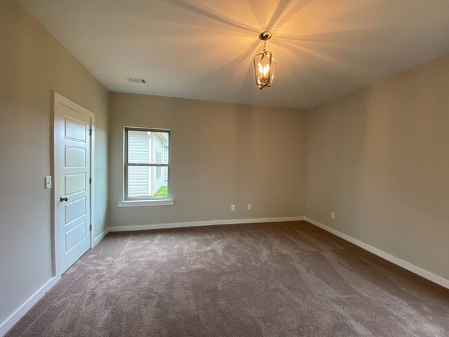 Building Photo - 14332 Chase Dr