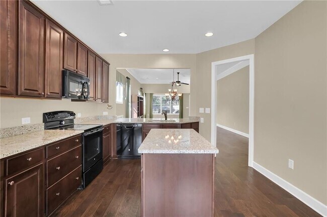Building Photo - 3708 Majestic Oak Dr SW