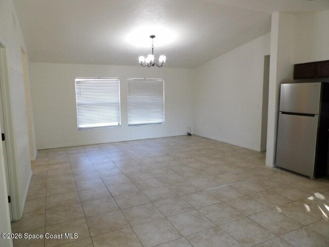 Building Photo - 752 Gelaso St SW