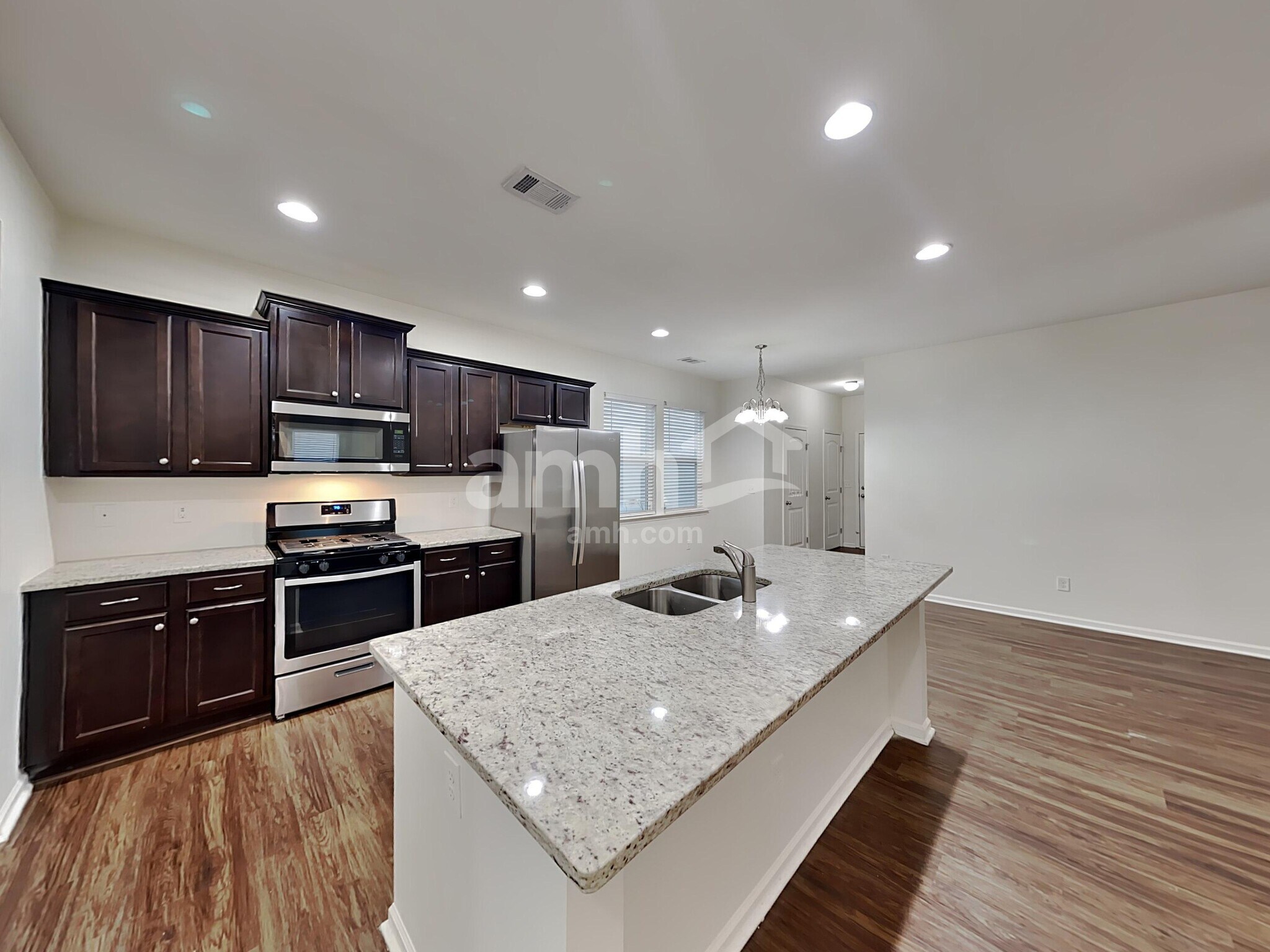 Building Photo - 323 Stoney Hollow Rd