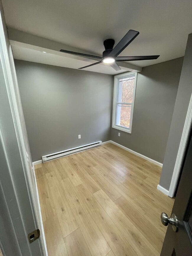 Building Photo - 4 Bedroom 2 bath new Renovation in West Mifflin