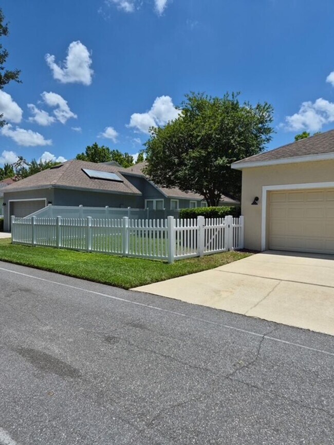 Building Photo - Beautiful 4 bedroom, 2.5 bath home with 2,444 sq. ft. in Harmony