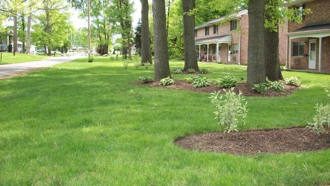 Building Photo - 470 Brentwood Dr