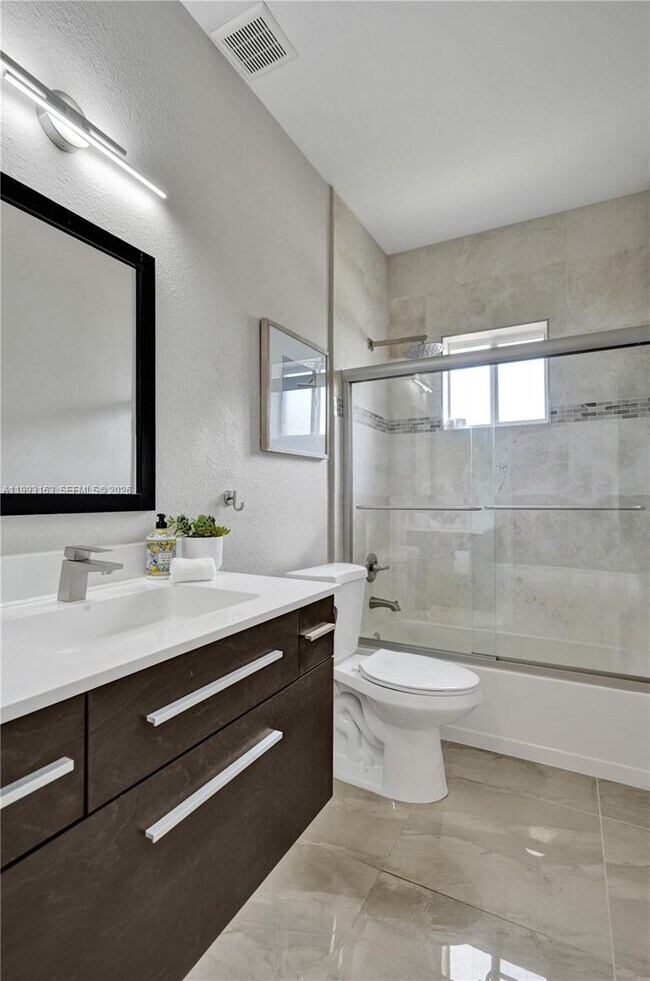 Building Photo - 62 NE 26th St