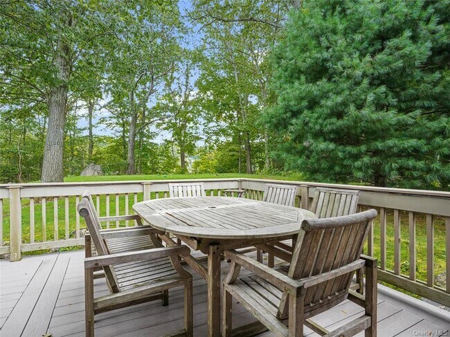 Building Photo - 912 Heritage Hills