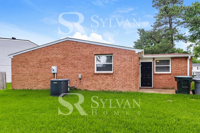 Building Photo - Charming 3BR 1.5BA Home