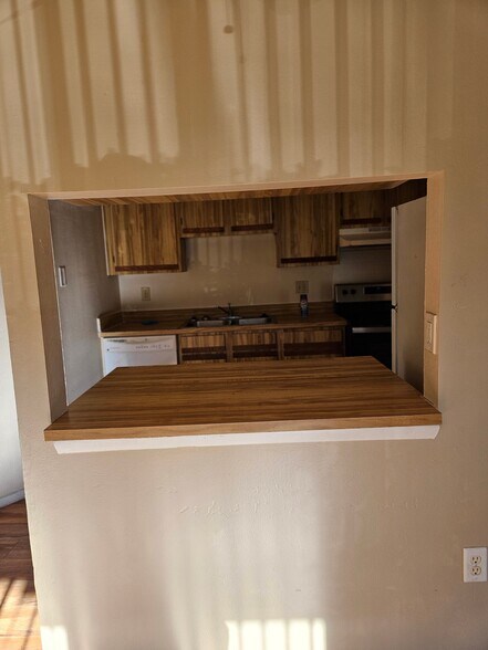 Building Photo - 129 Camphor Cir