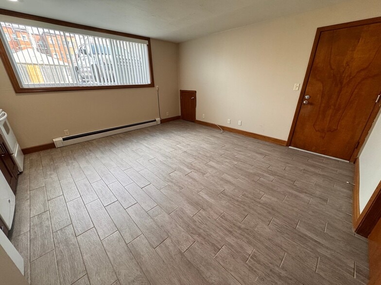 Building Photo - 830 S 10th St