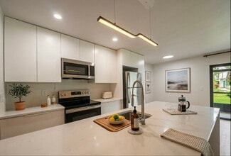 Building Photo - 11525 8th Way N