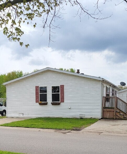 Building Photo - 1856 Armstrong Blvd