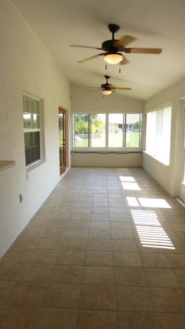 Building Photo - 2206 Deata Ct